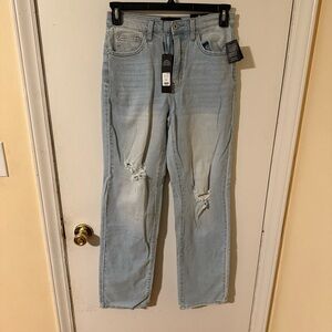 Fashion Nova size 5 straight leg jeans. New with tags